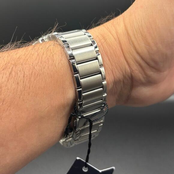 Tommy Hilfiger 1791073 Men’s Stainless Steel Blue Bezel White Dial Quartz NIBWT - Picture 15 of 17